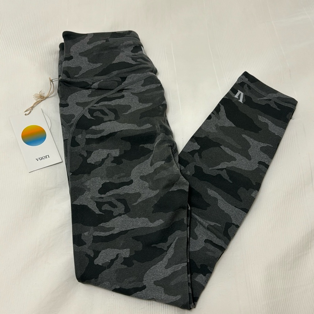 NWT Vuori Leggings